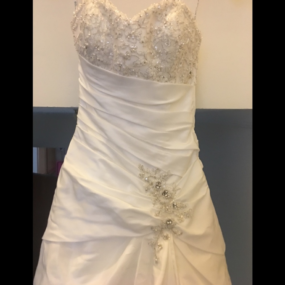 Maggie Sottero sweetheart wedding dress size 4